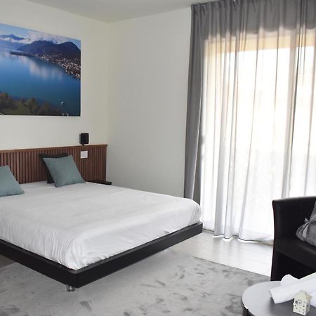 Baia Delle Rose Via Roma 111 Apartment Costa Volpino Ngoại thất bức ảnh