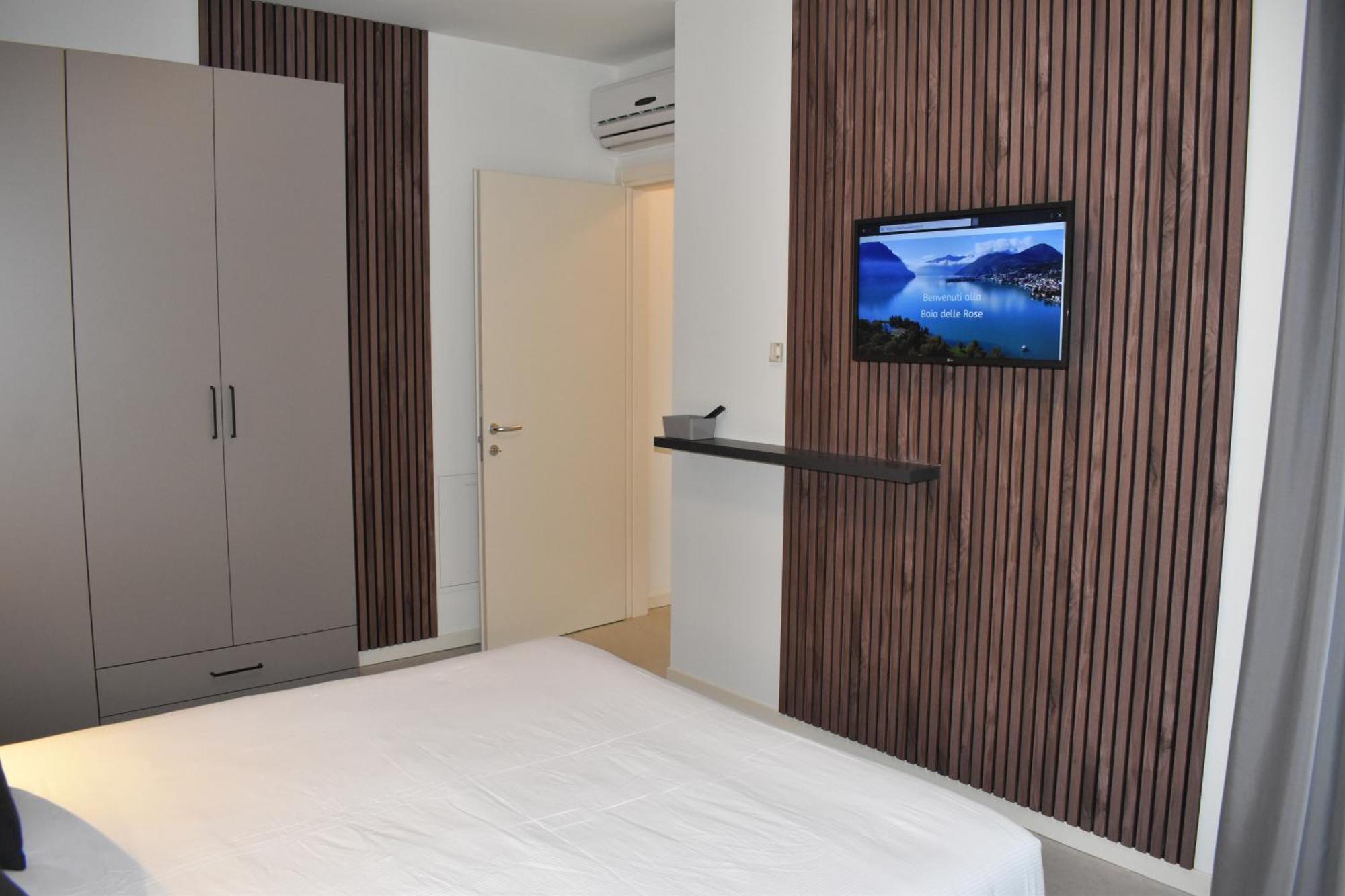 Baia Delle Rose Via Roma 111 Apartment Costa Volpino Ngoại thất bức ảnh