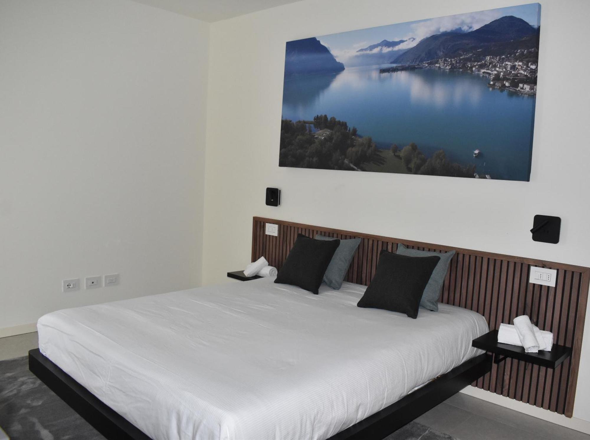 Baia Delle Rose Via Roma 111 Apartment Costa Volpino Phòng bức ảnh