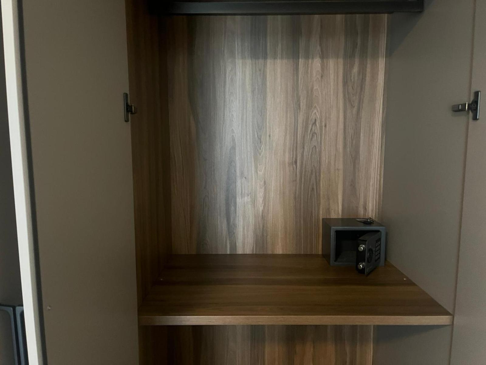 Baia Delle Rose Via Roma 111 Apartment Costa Volpino Ngoại thất bức ảnh