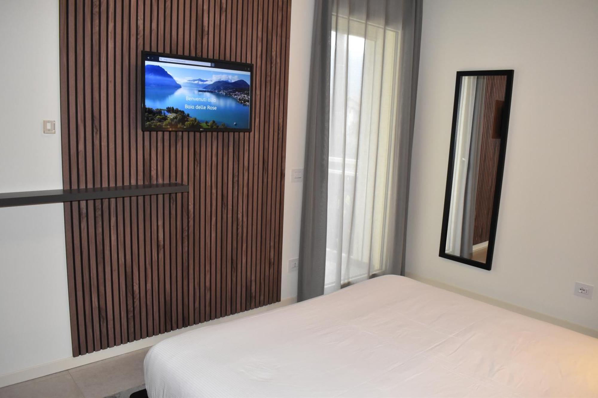 Baia Delle Rose Via Roma 111 Apartment Costa Volpino Ngoại thất bức ảnh