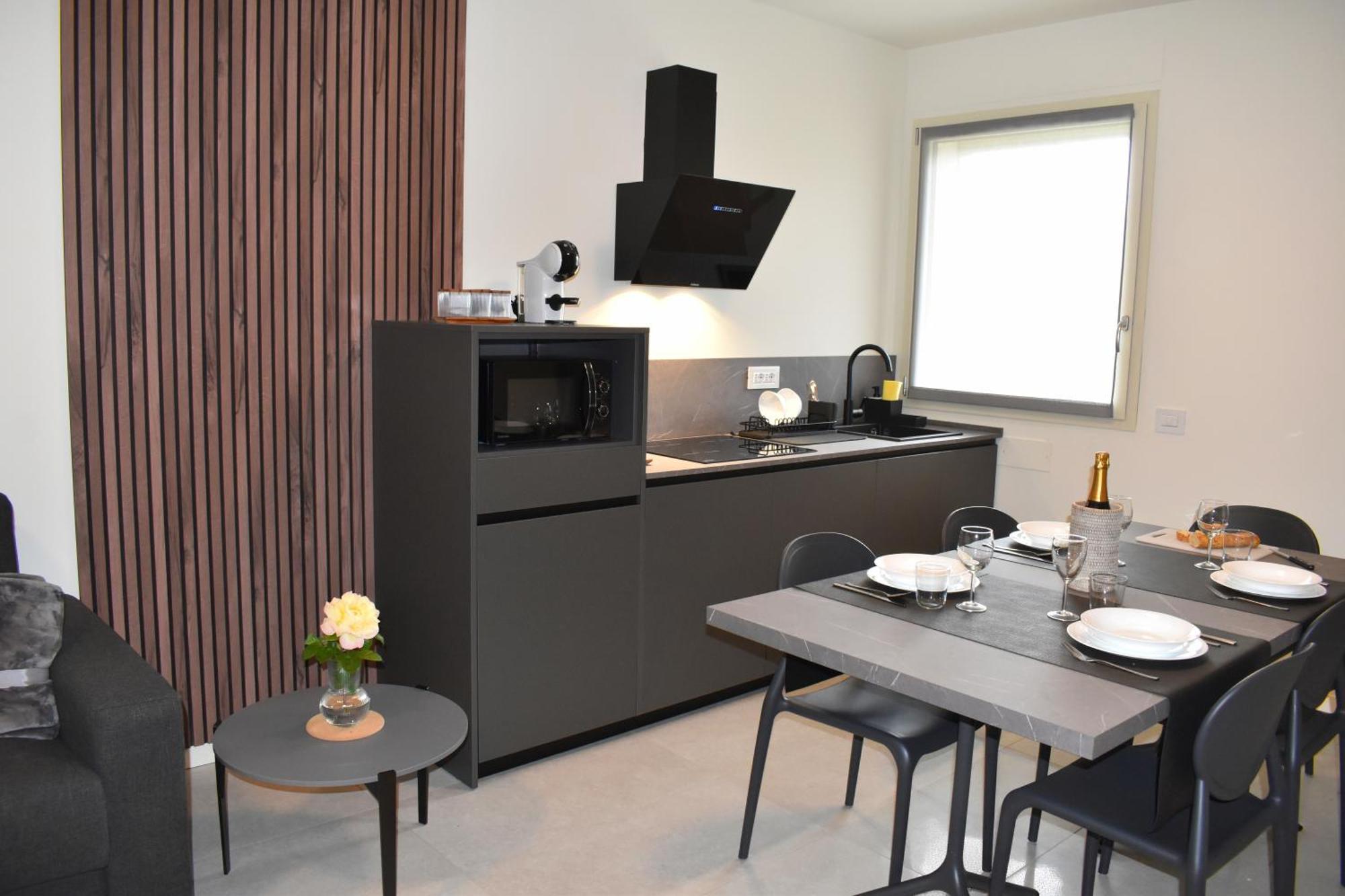 Baia Delle Rose Via Roma 111 Apartment Costa Volpino Phòng bức ảnh