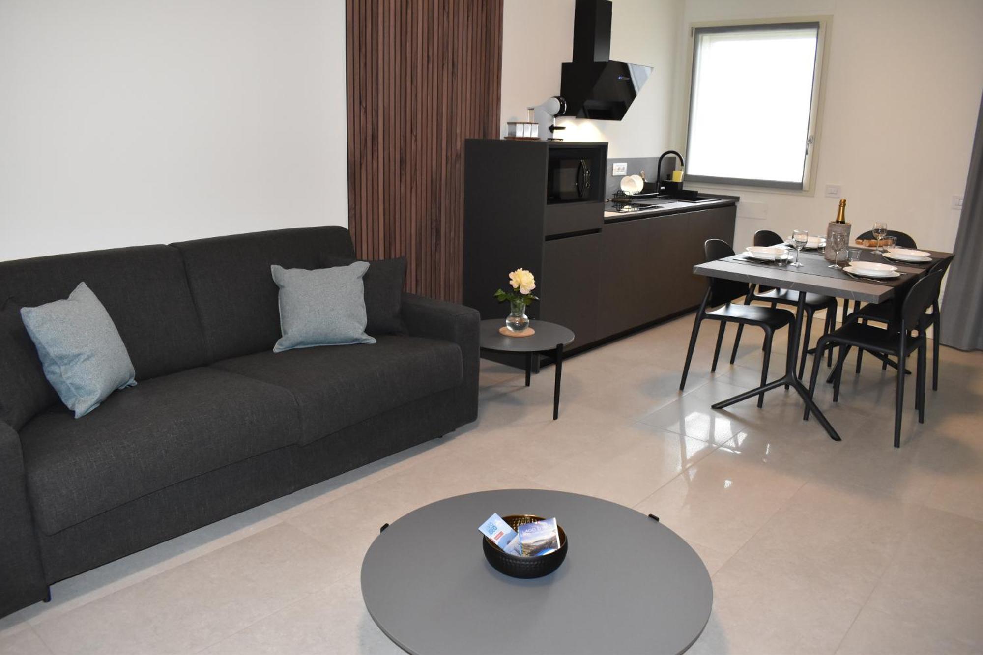 Baia Delle Rose Via Roma 111 Apartment Costa Volpino Ngoại thất bức ảnh