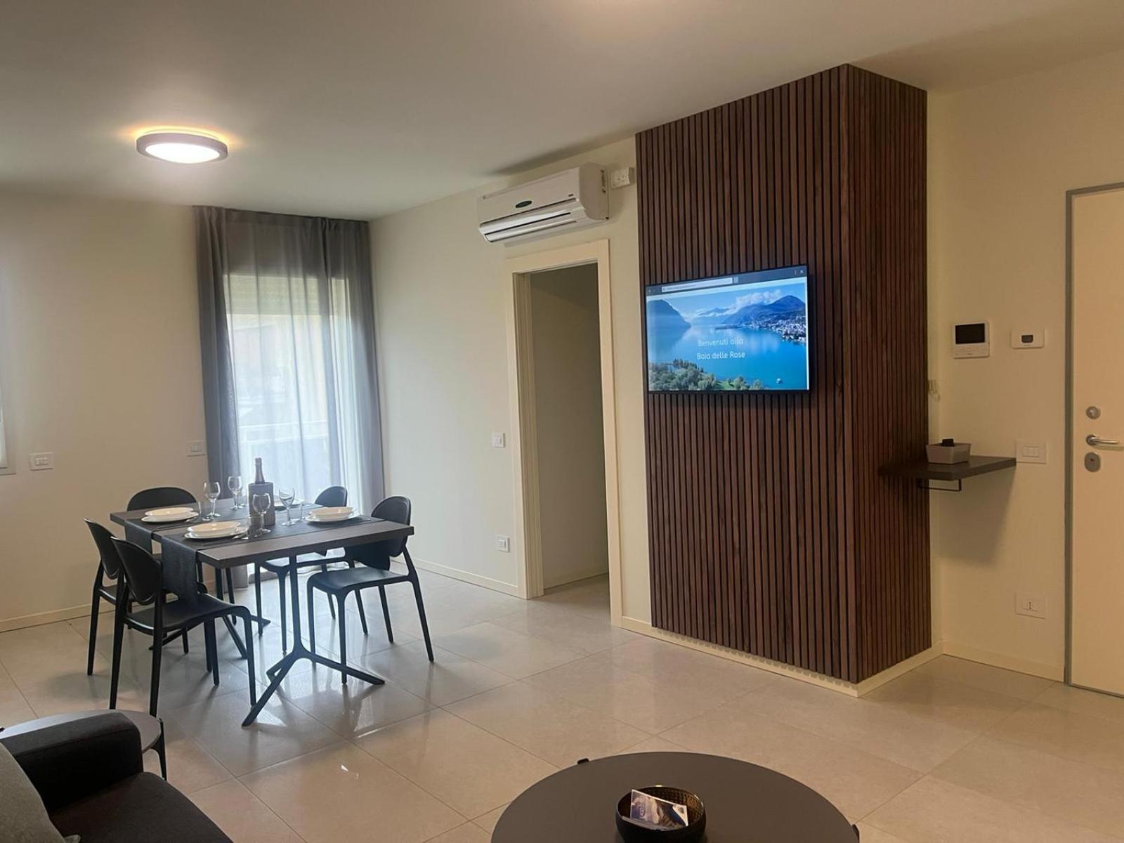 Baia Delle Rose Via Roma 111 Apartment Costa Volpino Phòng bức ảnh