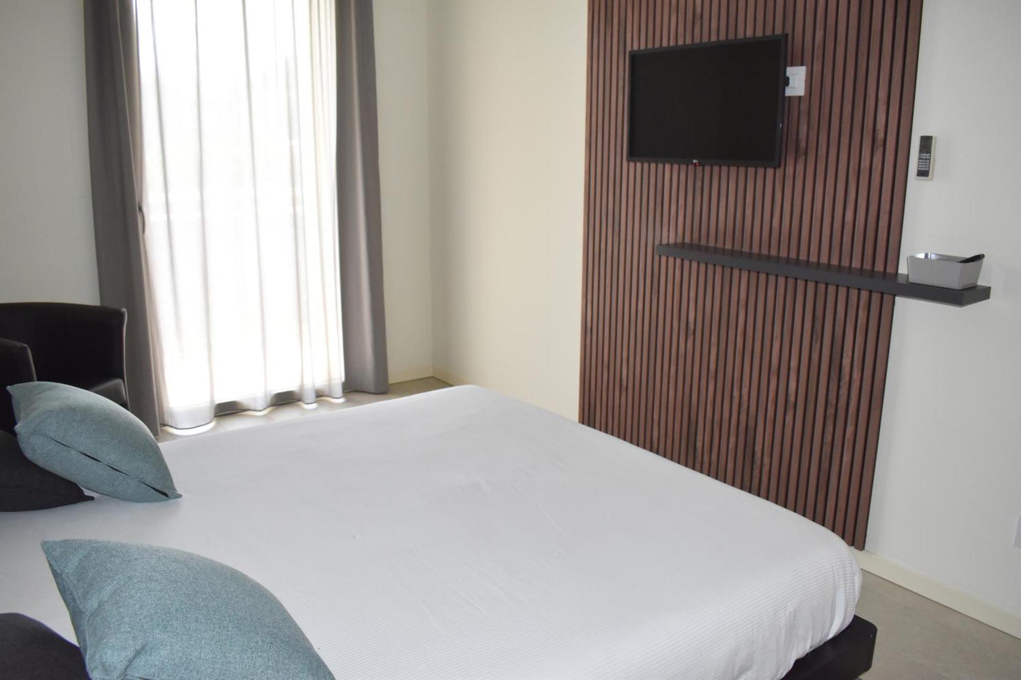 Baia Delle Rose Via Roma 111 Apartment Costa Volpino Ngoại thất bức ảnh