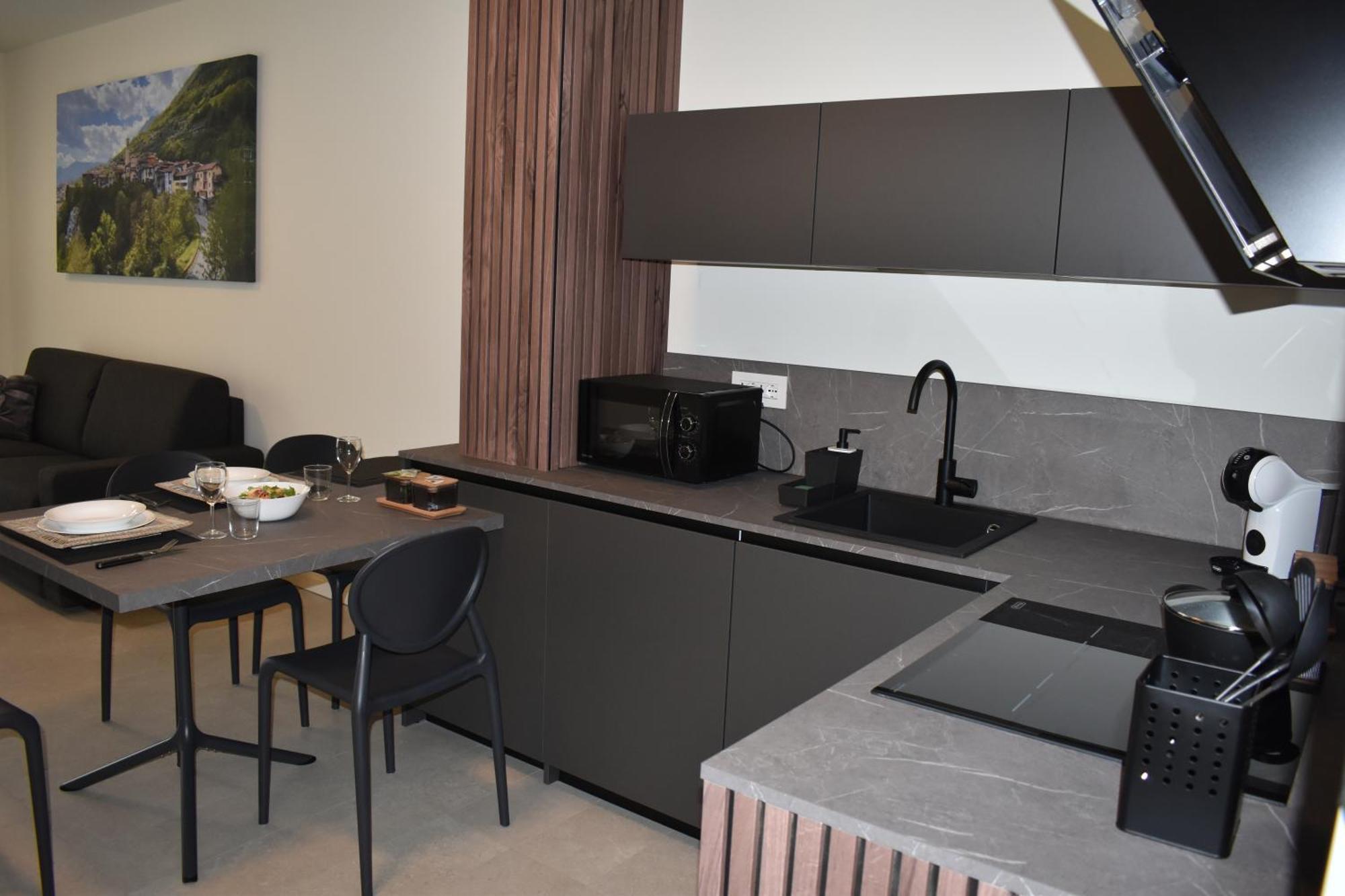 Baia Delle Rose Via Roma 111 Apartment Costa Volpino Ngoại thất bức ảnh