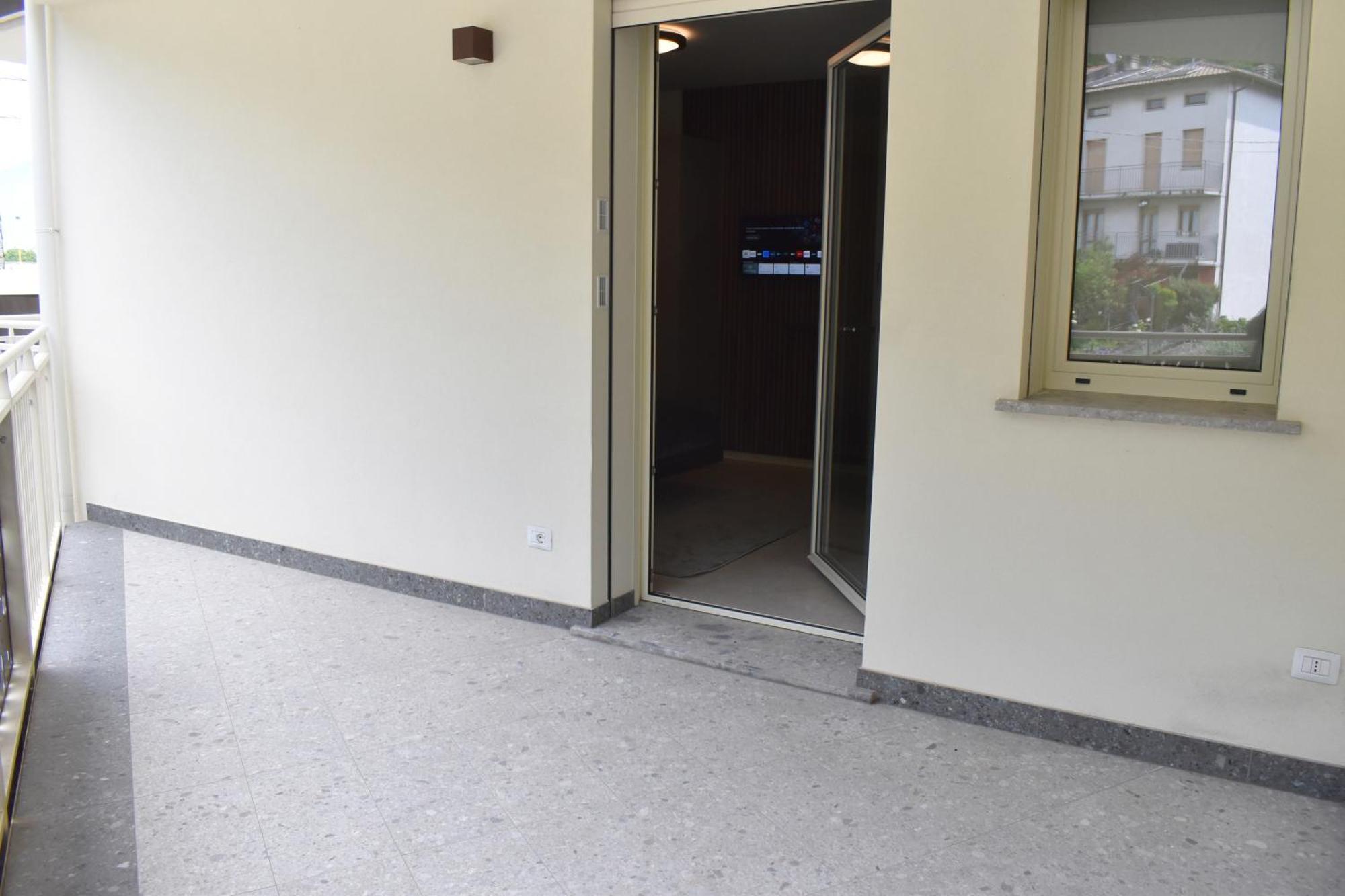 Baia Delle Rose Via Roma 111 Apartment Costa Volpino Phòng bức ảnh