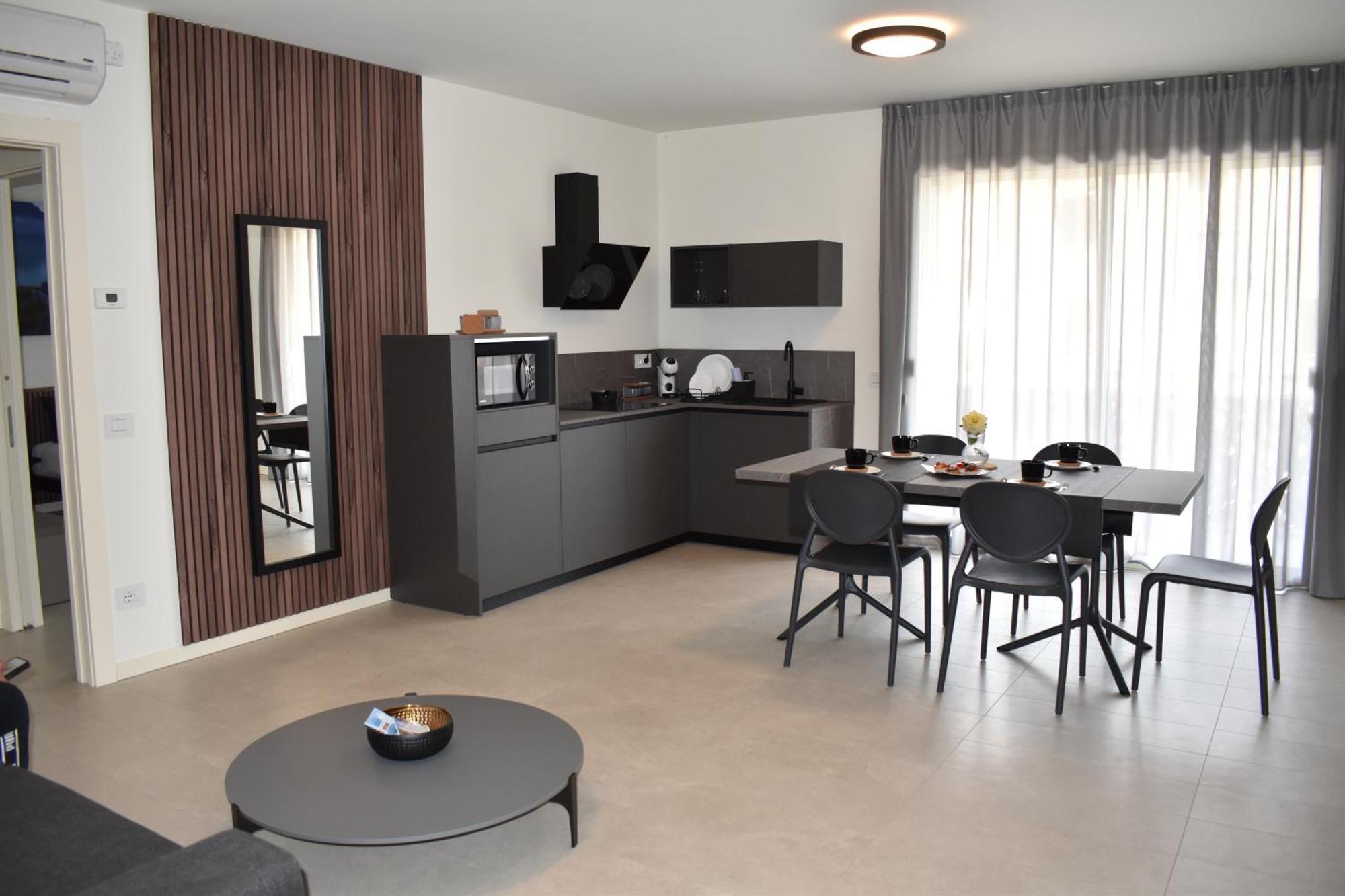 Baia Delle Rose Via Roma 111 Apartment Costa Volpino Ngoại thất bức ảnh
