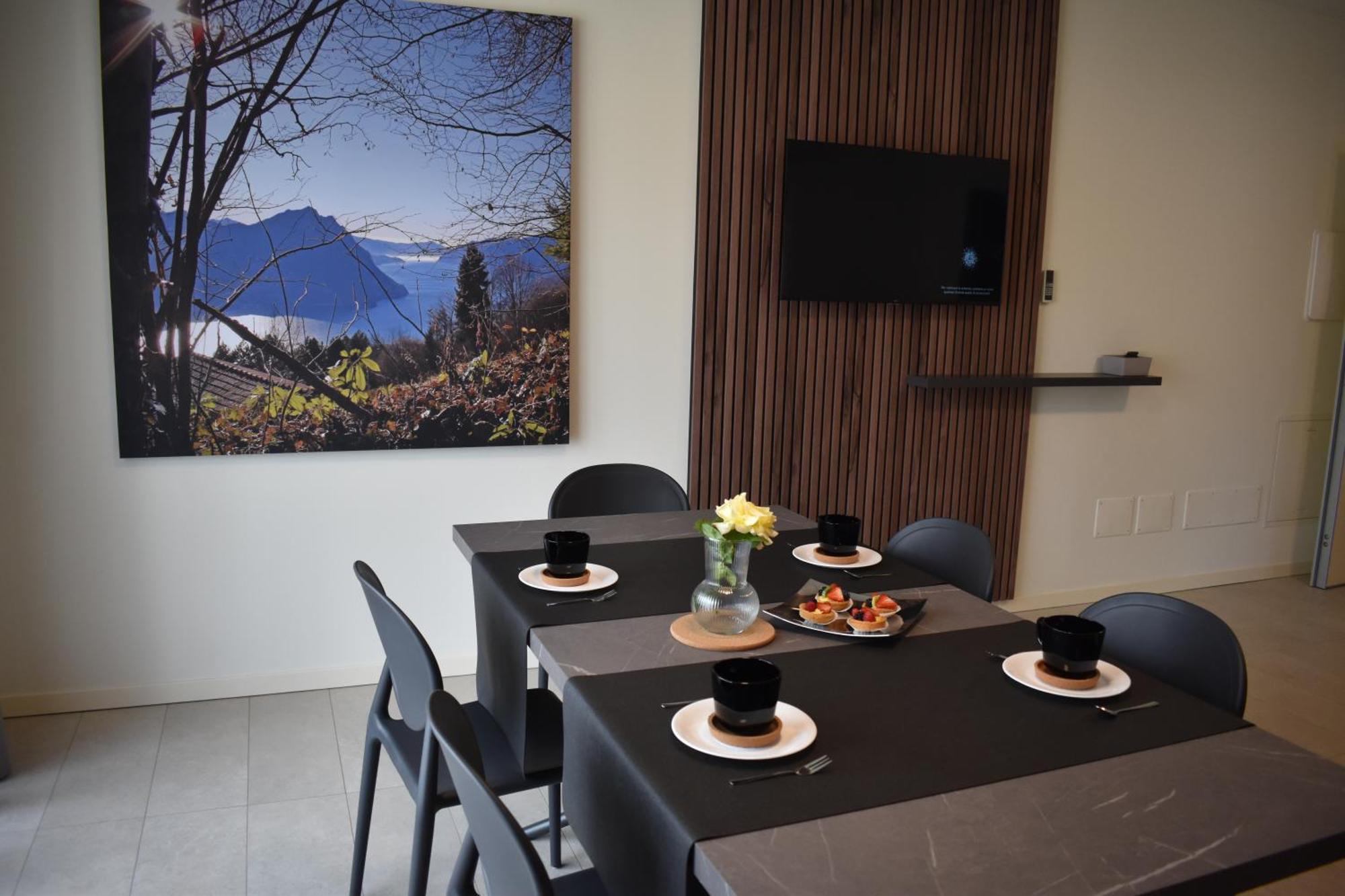 Baia Delle Rose Via Roma 111 Apartment Costa Volpino Ngoại thất bức ảnh