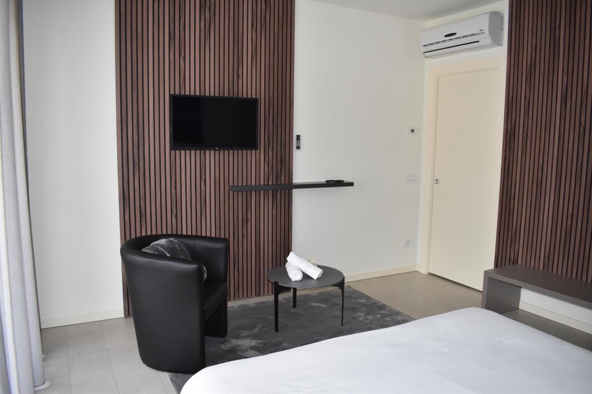 Baia Delle Rose Via Roma 111 Apartment Costa Volpino Phòng bức ảnh